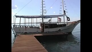 ���ॉट लॅटीना सोनेरी तिच्या asshole fucks उघडया मैदानातील, पूल