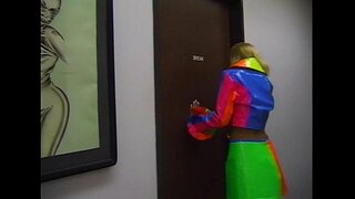 Метрото - Млъкни и дай ми - сцена 1